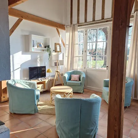 Les Maisons De La Baguette Uza